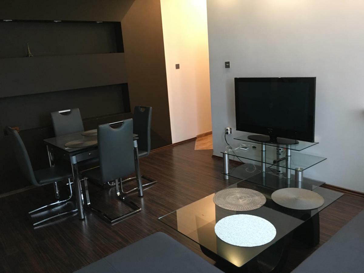 Apartment Opera